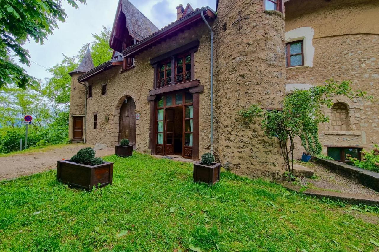 #Bv Le Chateau D'Uriage 생 마르탱 듀리아쥬 외부 사진